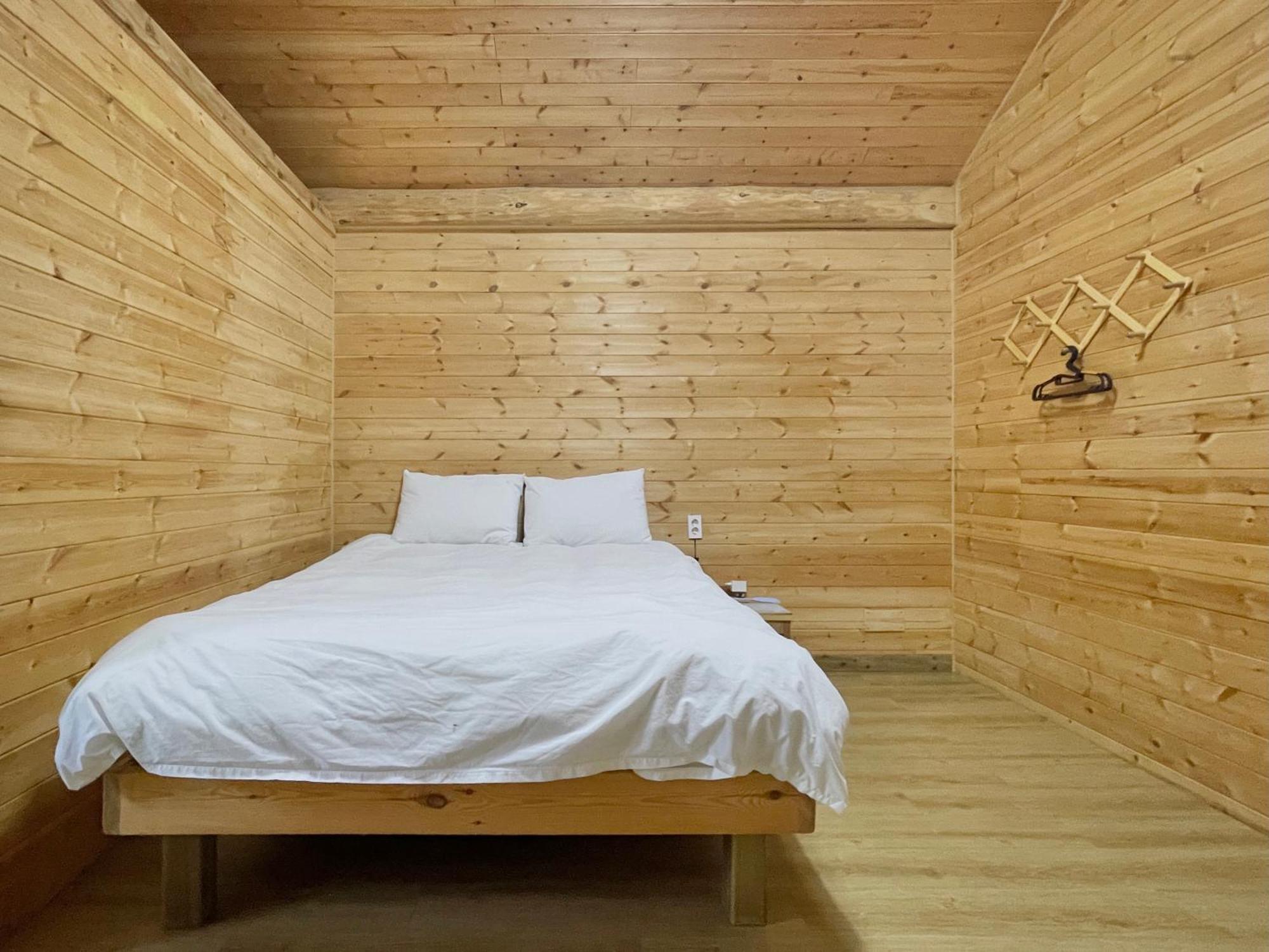 Вилла Log Park Dochidol Ranch Чеджудо Экстерьер фото